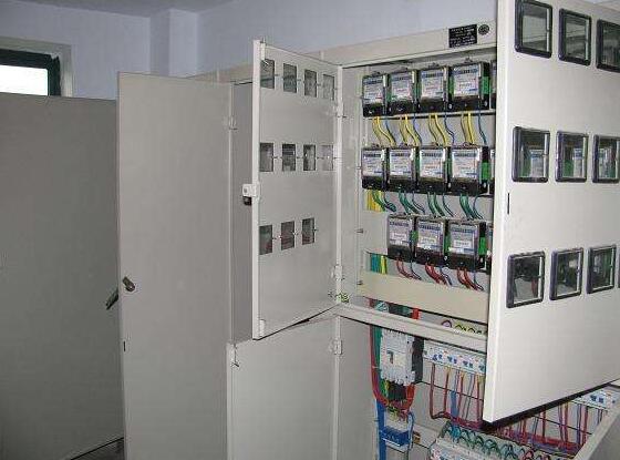 在別人的電表旁搭根線 偷電4.7萬 是無心之失還是故意為之?</